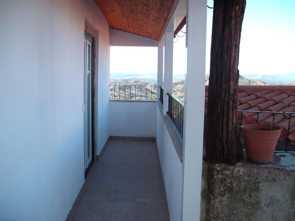 Gasthaus Casa Pires Mateus Monsanto Exterior foto