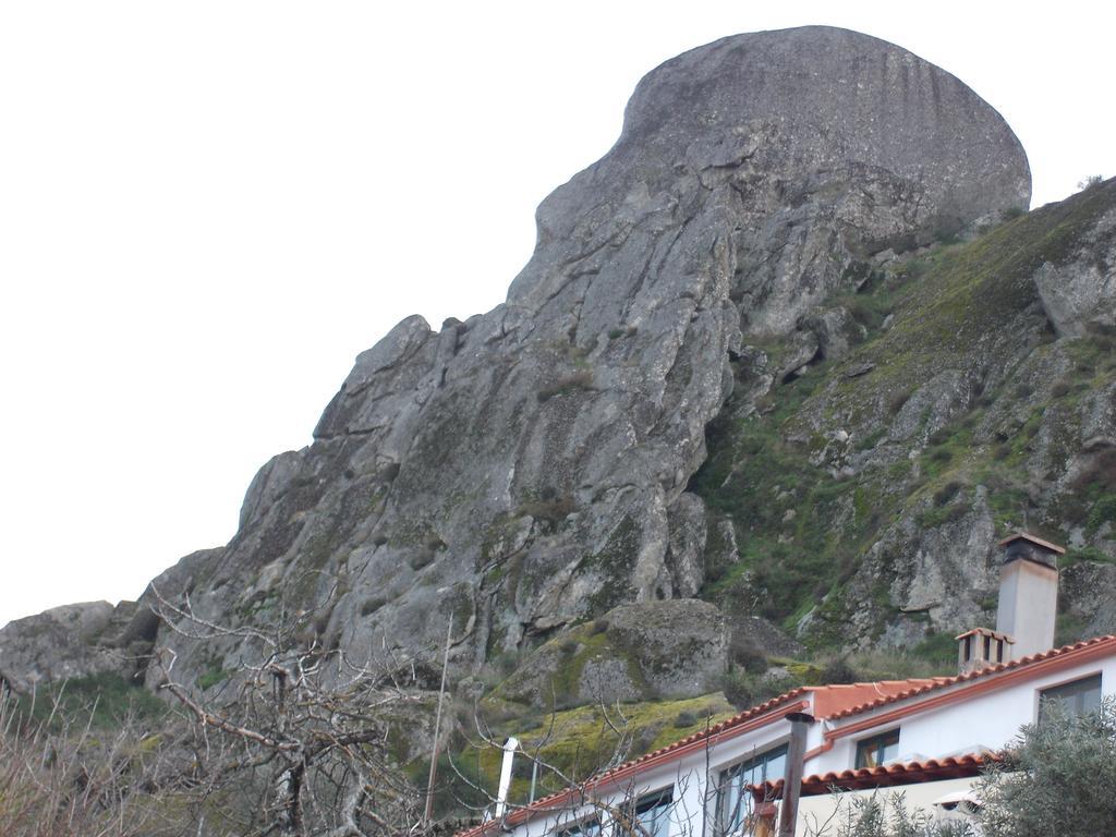 Gasthaus Casa Pires Mateus Monsanto Exterior foto